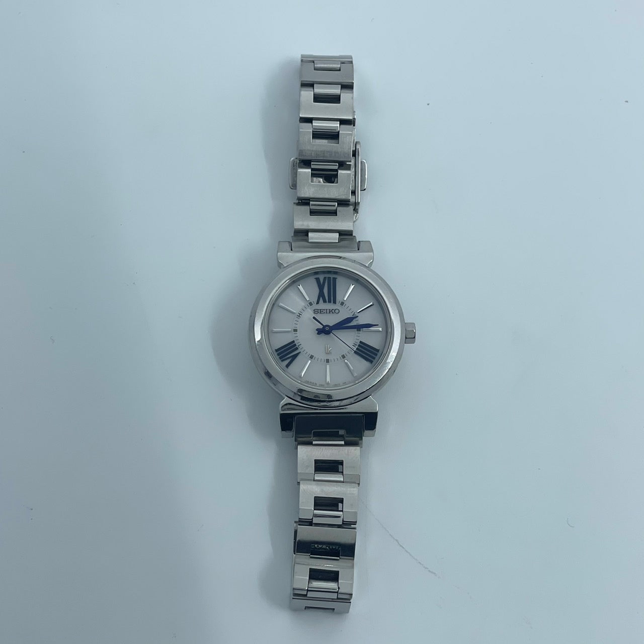 【稼働品】セイコー ルキア 人気モデル 腕時計 3B51-0AJ0 電波ソーラー レディース アナログ シルバー 白文字盤 ローマ数字 ブルー針 クール エレガント ビジネス オフィス 高機能 洗練デザイン スタイリッシュ クリーニング済 G5