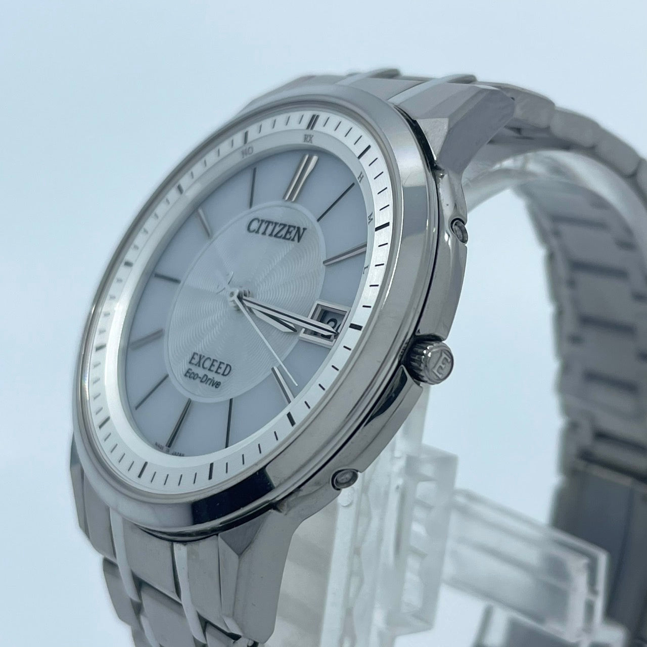 【稼働品／極美品】シチズン エクシード 腕時計 H113-T016189 電波ソーラー チタン ユニセックス デイト シルバー 白文字盤 薄型軽量 エレガント 高級 ドレスウォッチ ビジネス オフィス 高機能 人気モデル クリーニング済み G2