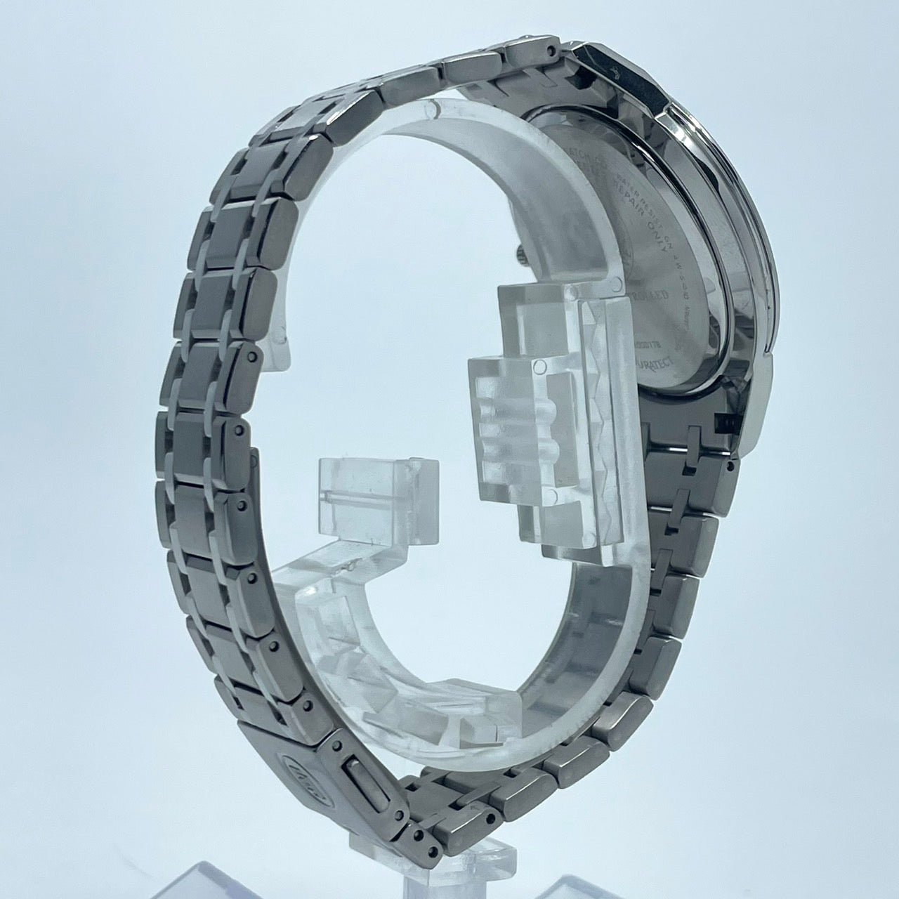 【稼働品／極美品】シチズン エクシード 腕時計 H113-T016189 電波ソーラー チタン ユニセックス デイト シルバー 白文字盤 薄型軽量 エレガント 高級 ドレスウォッチ ビジネス オフィス 高機能 人気モデル クリーニング済み G2