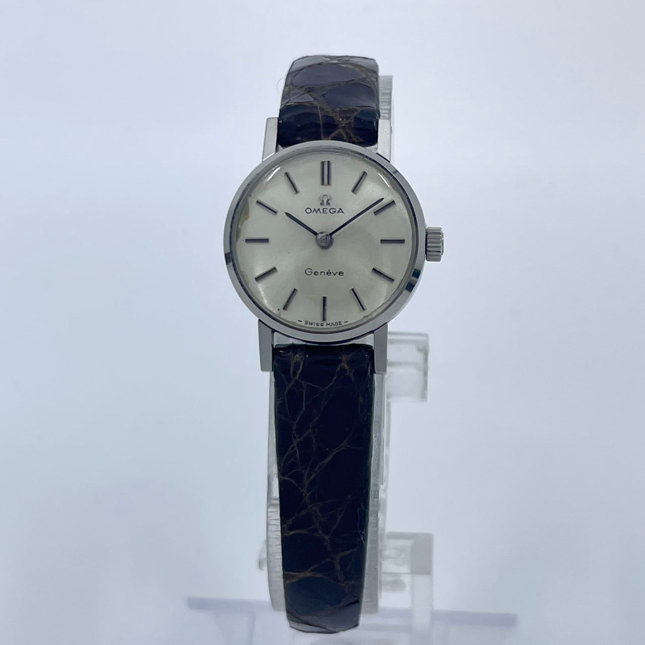 【稼働品】OMEGA オメガ ジュネーブ 腕時計 レディース 手巻き ビンテージ アンティーク シルバー文字盤 ブラウンレザー アナログ ラウンド クラシック エレガント ドレスウォッチ 高級 SWISS MADE 希少モデル 箱付き クリーニング済み G