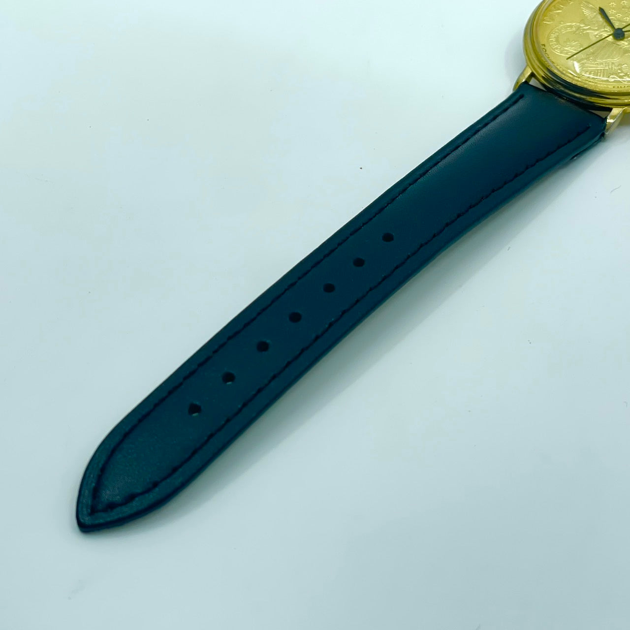 腕時計 メンズ クオーツ コインウォッチ ゴールド文字盤 ブラックレザーベルト アナログ ラウンド アメリカンイーグルデザイン ビンテージ風 ファッションウォッチ 電池交換済 新品ベルト(社外品) クリーニング済 G2