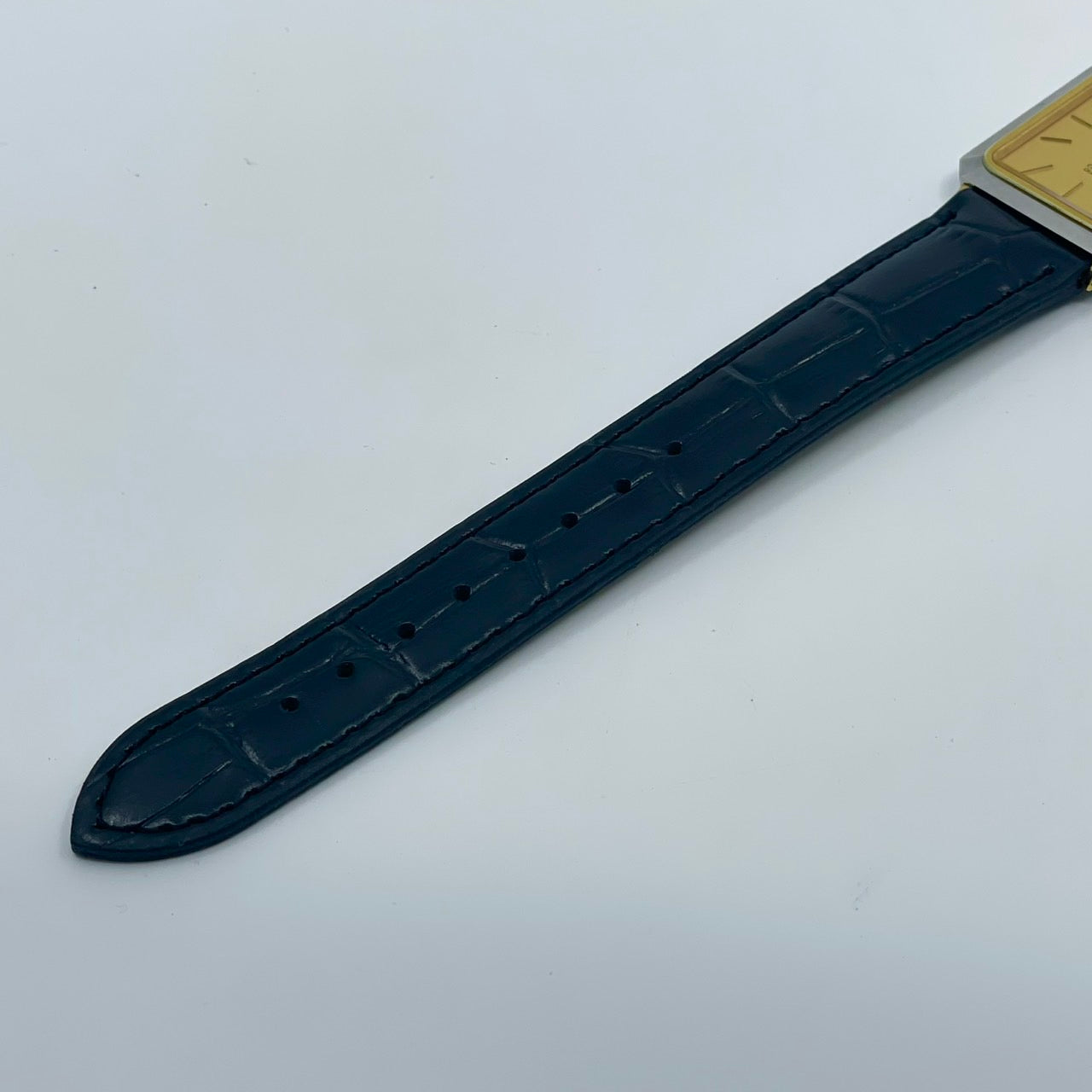 【電池交換済／新品ベルト(社外品)】美品 シチズン citizen エクシード 腕時計 4-796233 メンズ クオーツ 角型 ゴールド文字盤 ブラックレザーベルト ビンテージ アンティーク ドレスウォッチ 薄型 エレガント クラシック 高級モデル クリーニング済み G2