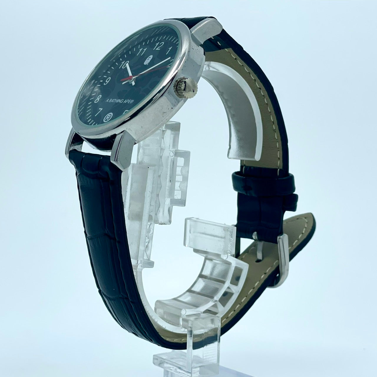 【電池交換済／新品ベルト(社外品)】美品 アベイシングエイプ 腕時計 メンズ クオーツ ブラック文字盤 BAPE CAMO 猿カモ アナログ ストリートファッションウォッチ ラウンド シルバーケース カジュアル 人気モデル クリーニング済み G2