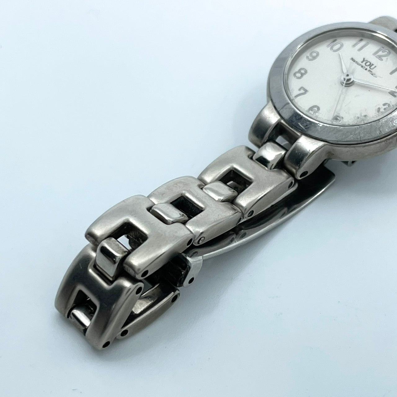 【電池交換済／美品】オリエント YOU Natural&Plain 腕時計 UB3J-00 レディース クオーツ アナログ シルバー アイボリー文字盤 シンプル ナチュラルデザイン ラウンド ビジネス オフィス 高視認性 人気モデル クリーニング済み G2