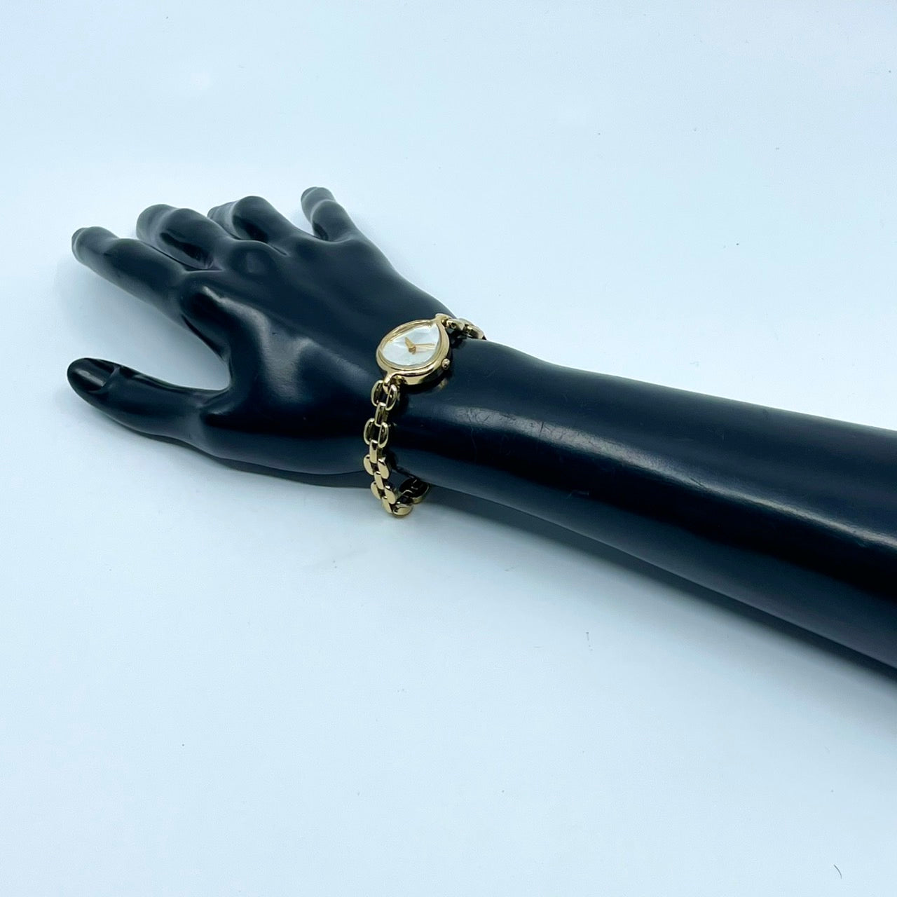 【電池交換済】POLA ポーラ MY FAIR LADY 腕時計 レディース ゴールド ティアドロップ カットガラス ブレスレットウォッチ ドレスウォッチ エレガント フェミニン ジュエリーウォッチ アクセサリー感覚 人気モデル クリーニング済み G2