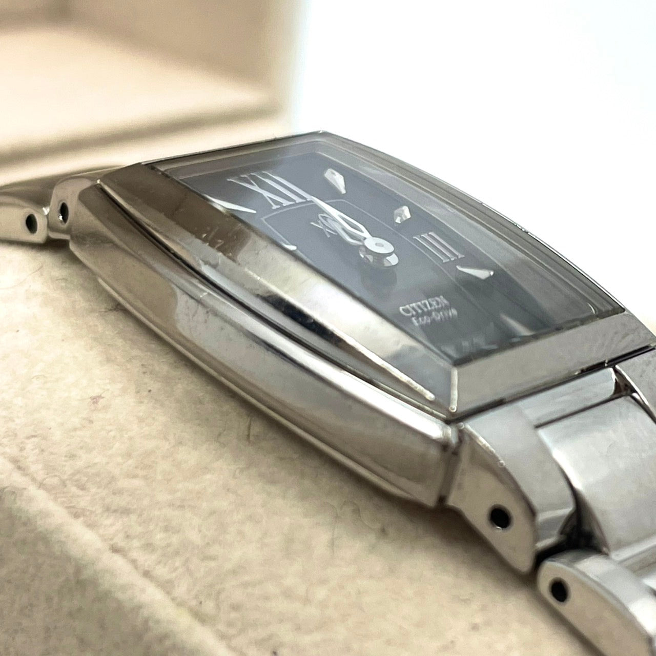 【稼働品】シチズン xC クロスシー 腕時計 B023-T009719 エコドライブ レディース ローマ数字 レクタンギュラー トノー型 アナログ エレガント ビジネス オフィス 高機能 人気モデル 洗練デザイン DURATECT クリーニング済み G2