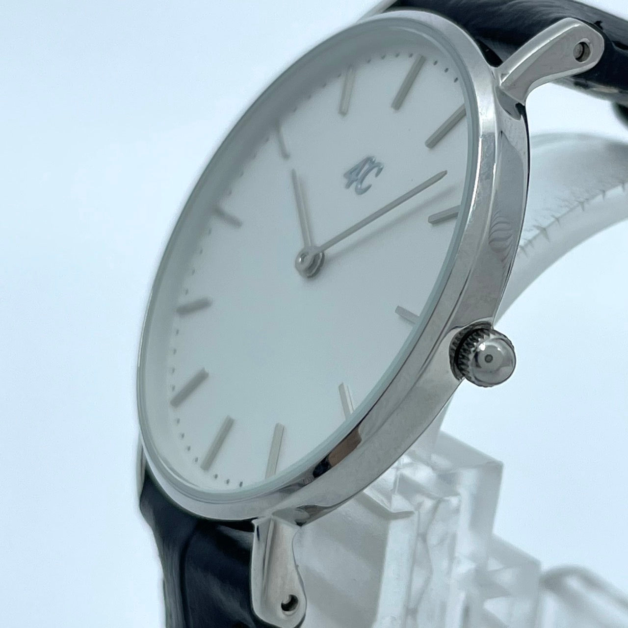 【電池交換済／新品ベルト(社外品)】美品 4℃ ヨンドシー 腕時計 202518 ユニセックス クオーツ アナログ 白文字盤 黒レザーベルト シンプル ミニマルデザイン エレガント ジュエリーウォッチ ファッションウォッチ 人気モデル クリーニング済 G2