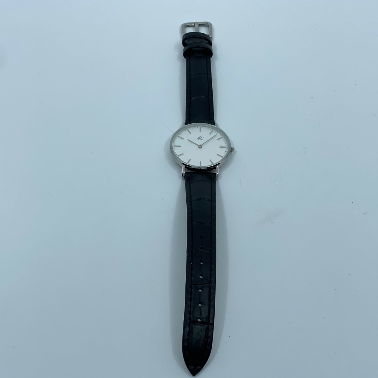 【電池交換済／新品ベルト(社外品)】美品 4℃ ヨンドシー 腕時計 202518 ユニセックス クオーツ アナログ 白文字盤 黒レザーベルト シンプル ミニマルデザイン エレガント ジュエリーウォッチ ファッションウォッチ 人気モデル クリーニング済 G2