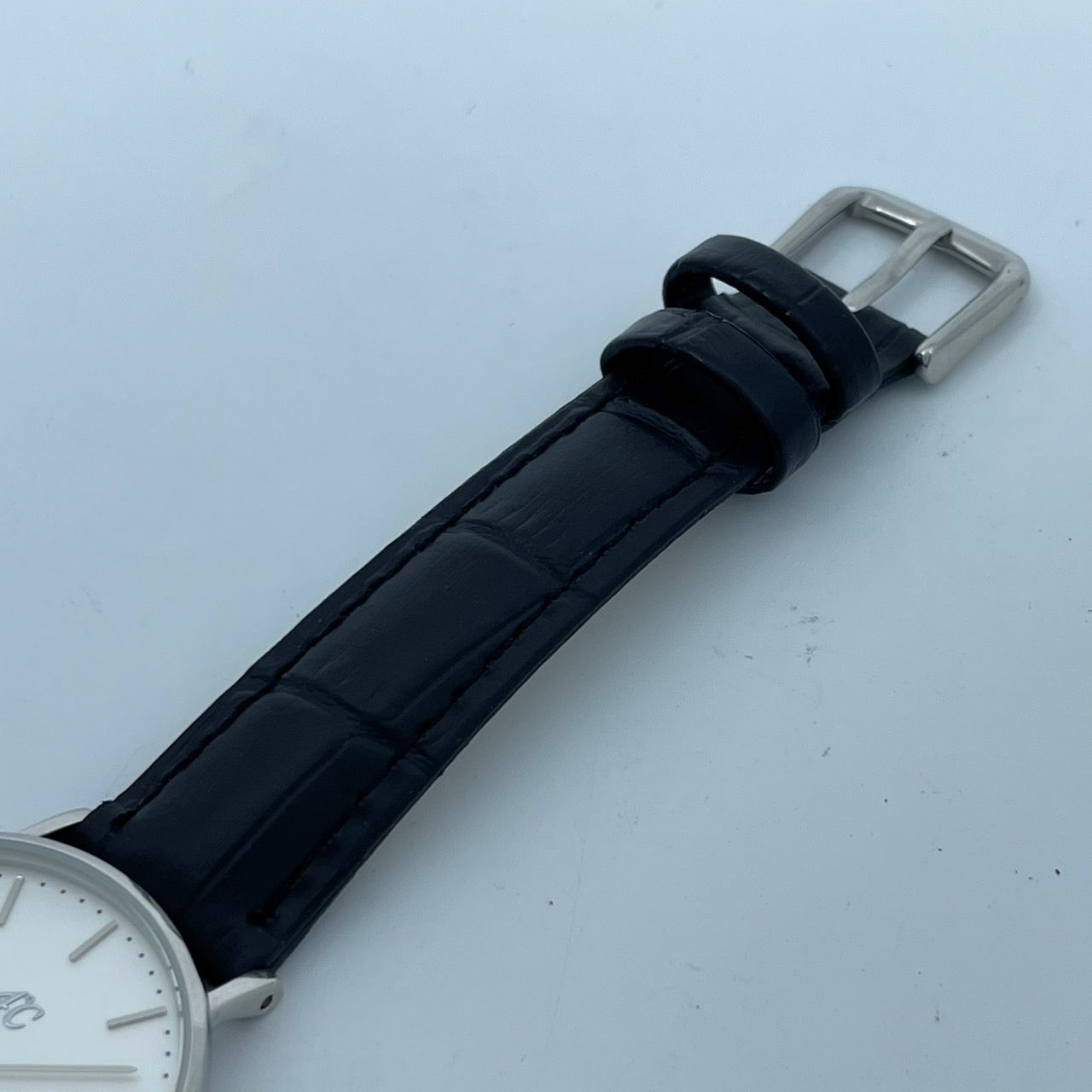 【電池交換済／新品ベルト(社外品)】美品 4℃ ヨンドシー 腕時計 202518 ユニセックス クオーツ アナログ 白文字盤 黒レザーベルト シンプル ミニマルデザイン エレガント ジュエリーウォッチ ファッションウォッチ 人気モデル クリーニング済 G2