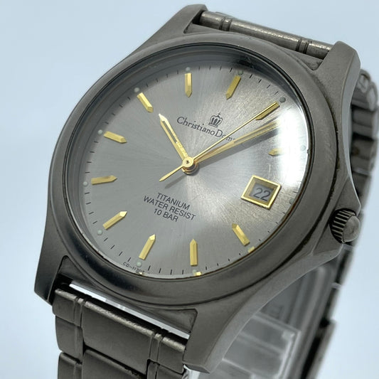 【電池交換済】クリスチャンドマーニ 腕時計 CD-1170T メンズ チタンモデル クオーツ グレー文字盤 ゴールド針 デイト アナログ 軽量 ビジネスウォッチ ドレスウォッチ エレガント 10気圧防水 人気モデル クリーニング済み G2