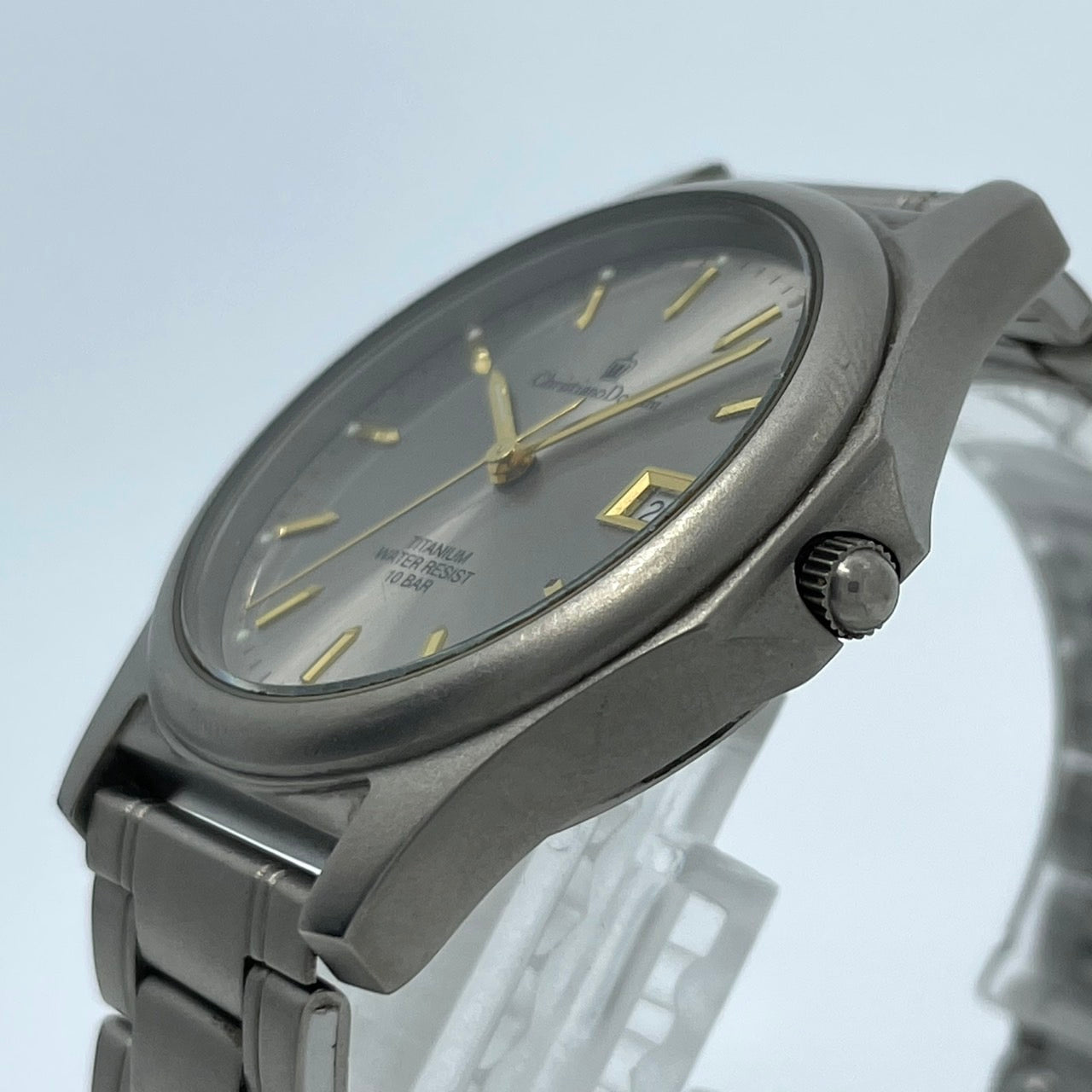 【電池交換済】クリスチャンドマーニ 腕時計 CD-1170T メンズ チタンモデル クオーツ グレー文字盤 ゴールド針 デイト アナログ 軽量 ビジネスウォッチ ドレスウォッチ エレガント 10気圧防水 人気モデル クリーニング済み G2