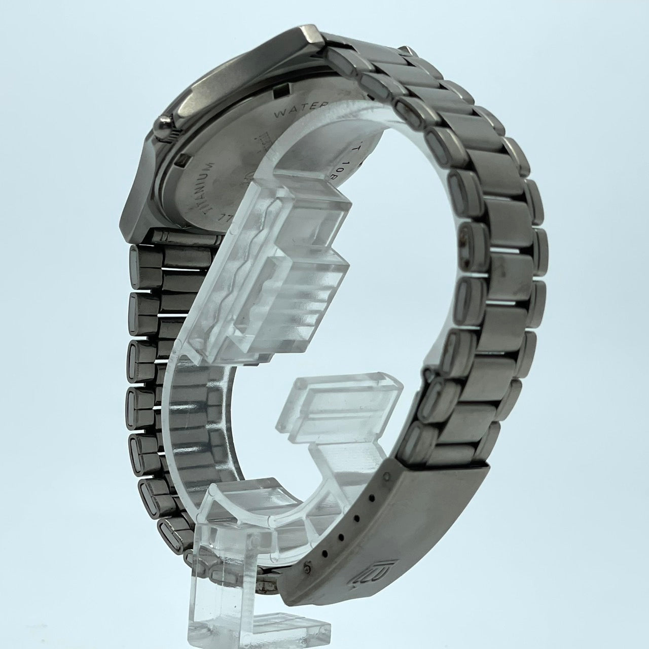 【電池交換済】クリスチャンドマーニ 腕時計 CD-1170T メンズ チタンモデル クオーツ グレー文字盤 ゴールド針 デイト アナログ 軽量 ビジネスウォッチ ドレスウォッチ エレガント 10気圧防水 人気モデル クリーニング済み G2