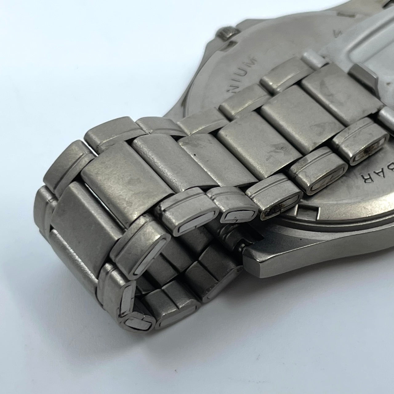 【電池交換済】クリスチャンドマーニ 腕時計 CD-1170T メンズ チタンモデル クオーツ グレー文字盤 ゴールド針 デイト アナログ 軽量 ビジネスウォッチ ドレスウォッチ エレガント 10気圧防水 人気モデル クリーニング済み G2