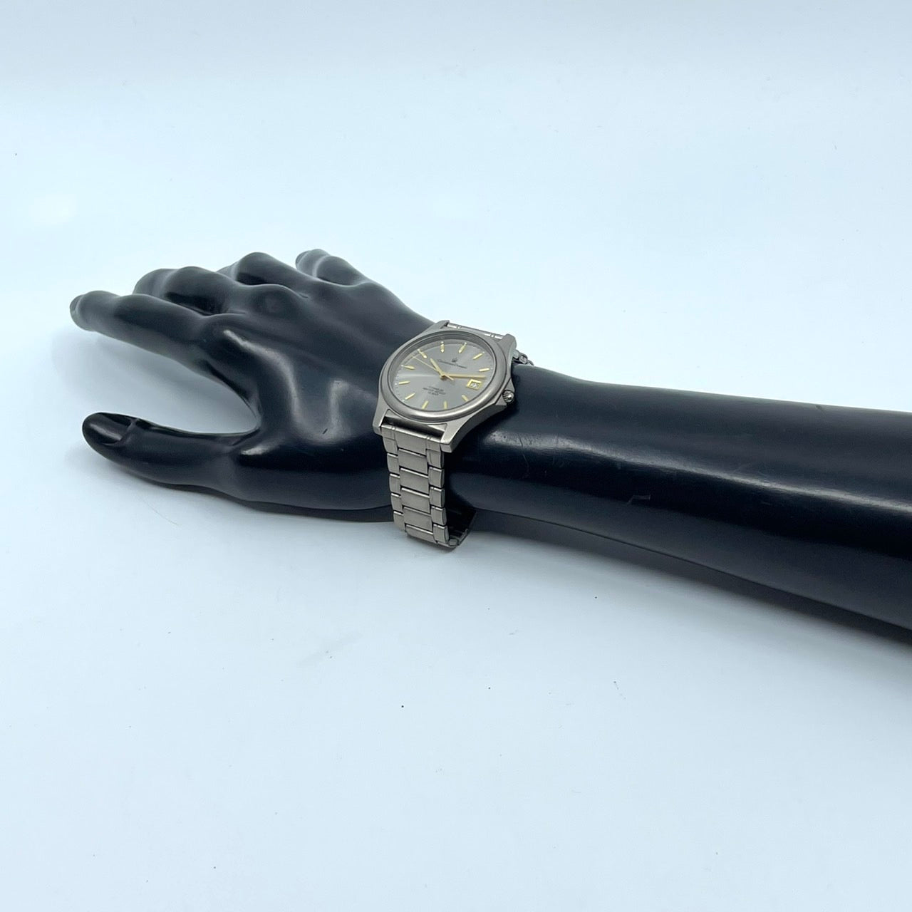 【電池交換済】クリスチャンドマーニ 腕時計 CD-1170T メンズ チタンモデル クオーツ グレー文字盤 ゴールド針 デイト アナログ 軽量 ビジネスウォッチ ドレスウォッチ エレガント 10気圧防水 人気モデル クリーニング済み G2