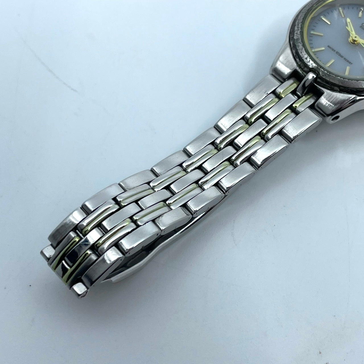 【稼働品】 citizen シチズン 腕時計 E030-K16261 レディース エコドライブ ソーラー コンビカラー ゴールド シルバー アナログ ビジネス オフィススタイル 耐磁 ANTIMAG4800 ヴィンテージ感 クラシックデザイン クリーニング済み G2