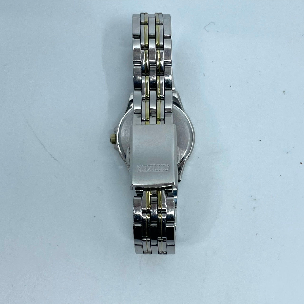 【稼働品】 citizen シチズン 腕時計 E030-K16261 レディース エコドライブ ソーラー コンビカラー ゴールド シルバー アナログ ビジネス オフィススタイル 耐磁 ANTIMAG4800 ヴィンテージ感 クラシックデザイン クリーニング済み G2