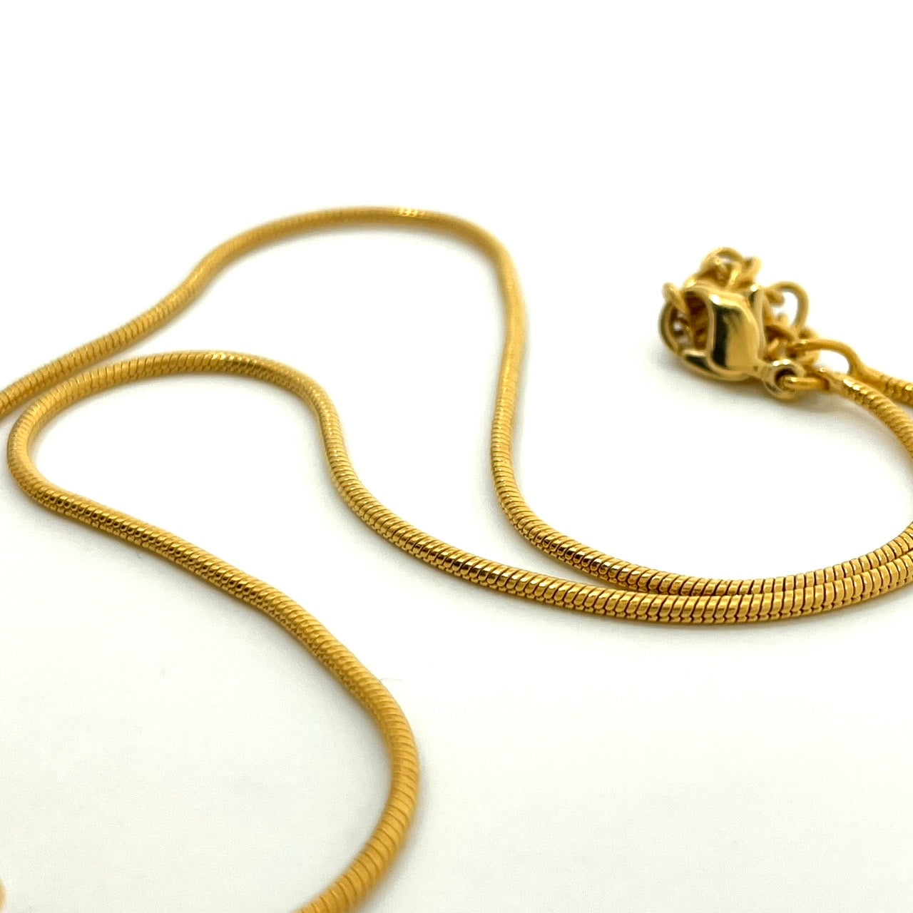 美品 BURBERRY バーバリー ヴィンテージ ネックレス ペンダント ノバチェック スクエア ゴールドカラー アクセサリー ジュエリー レディース アジャスター付き I1