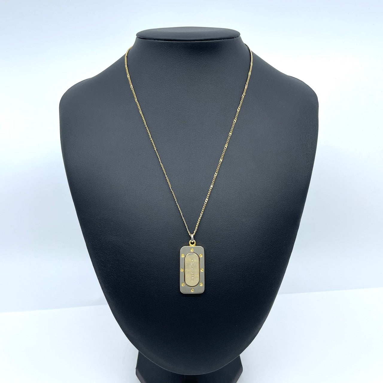 Christian Dior クリスチャンディオール ヴィンテージ ネックレス ロゴ プレート スクエア型 ペンダント ゴールドカラー アクセサリー ジュエリー レディース I1