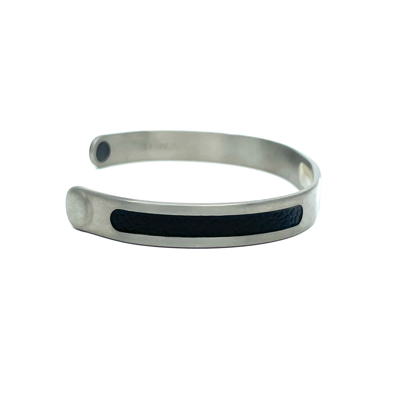 美品 ColanTotte コラントッテ ブレスレット バングル シルバーカラー マグチタン ブラック 黒 アクセサリー メンズ I1