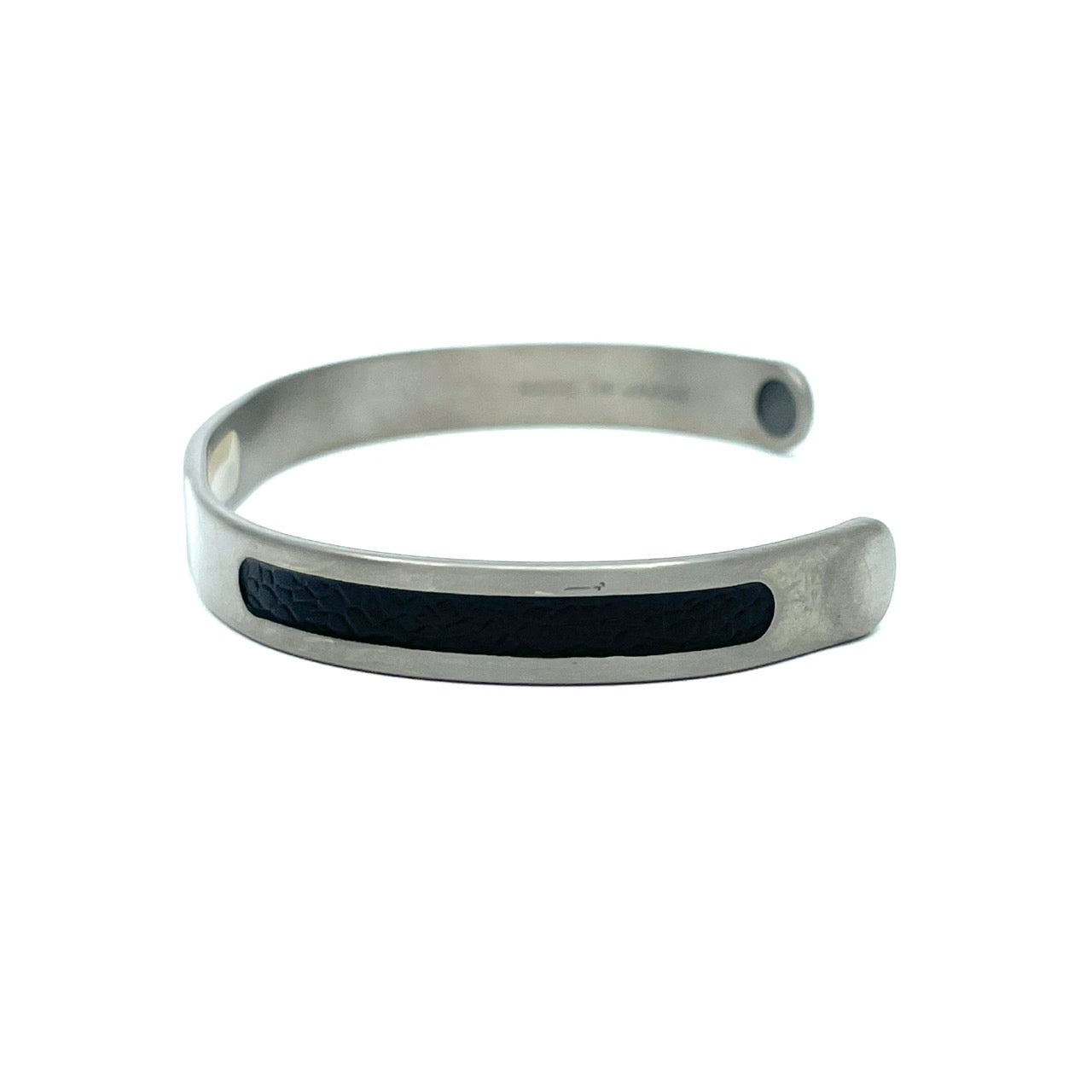 美品 ColanTotte コラントッテ ブレスレット バングル シルバーカラー マグチタン ブラック 黒 アクセサリー メンズ I1