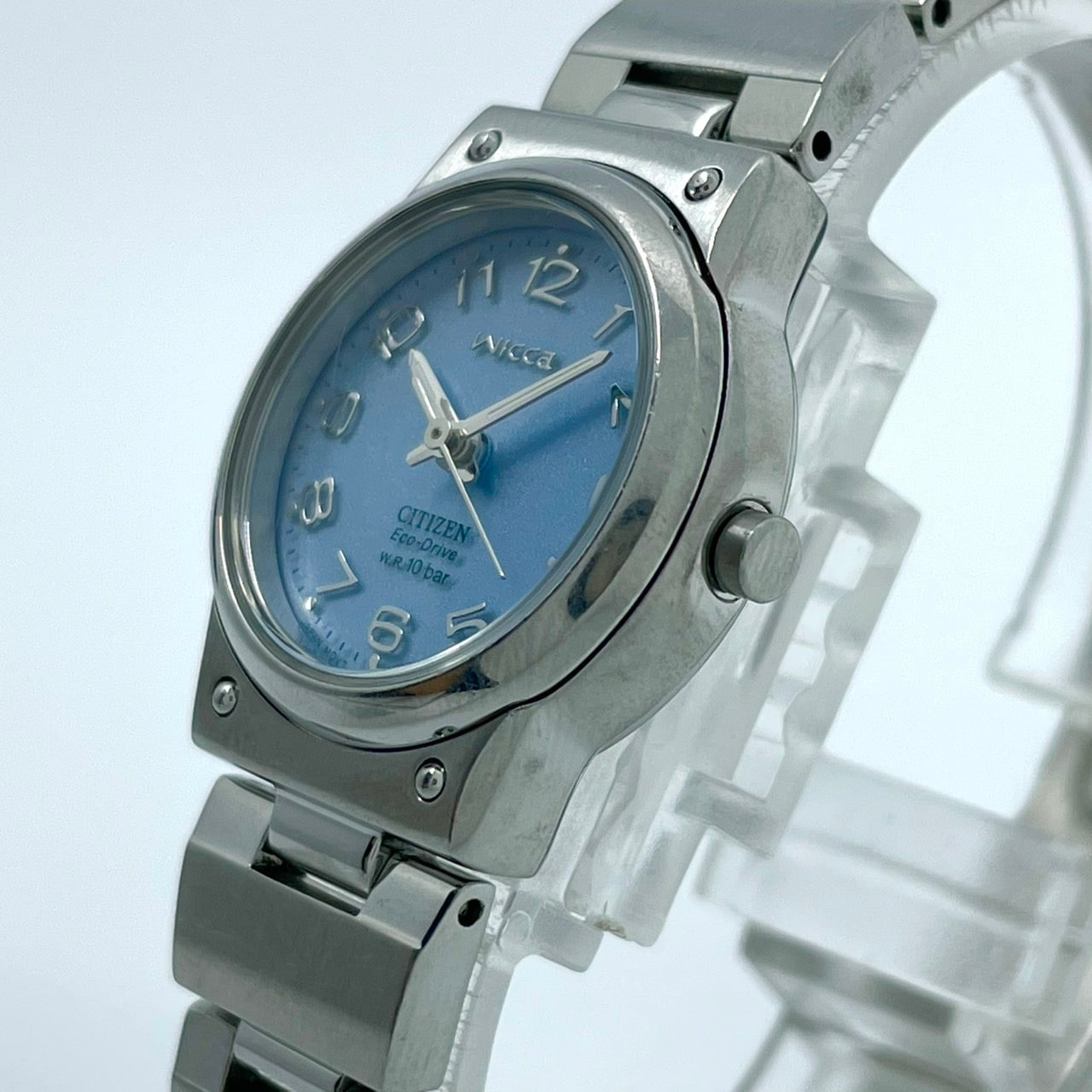 【稼働品】シチズン ウィッカ 腕時計 E030-S001935 エコドライブ レディース ソーラー ブルー文字盤 アナログ かわいい フェミニン カジュアル ビジネス オフィス 人気モデル 10気圧防水 シルバー 洗練デザイン クリーニング済み G4