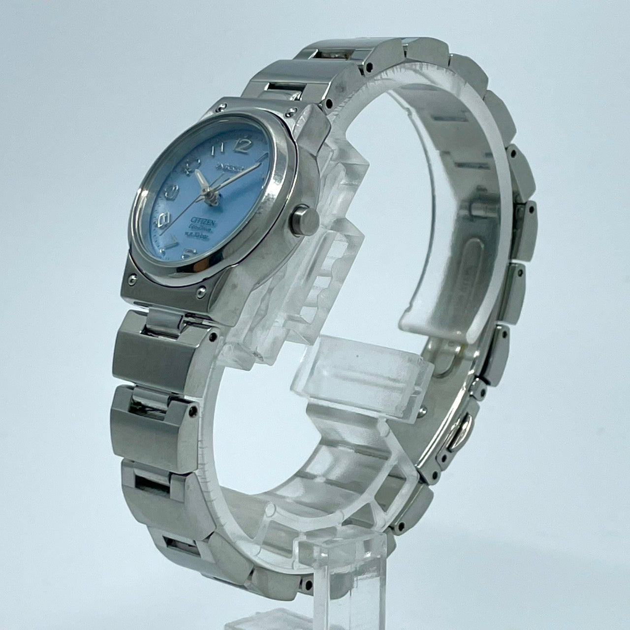 【稼働品】シチズン ウィッカ 腕時計 E030-S001935 エコドライブ レディース ソーラー ブルー文字盤 アナログ かわいい フェミニン カジュアル ビジネス オフィス 人気モデル 10気圧防水 シルバー 洗練デザイン クリーニング済み G4