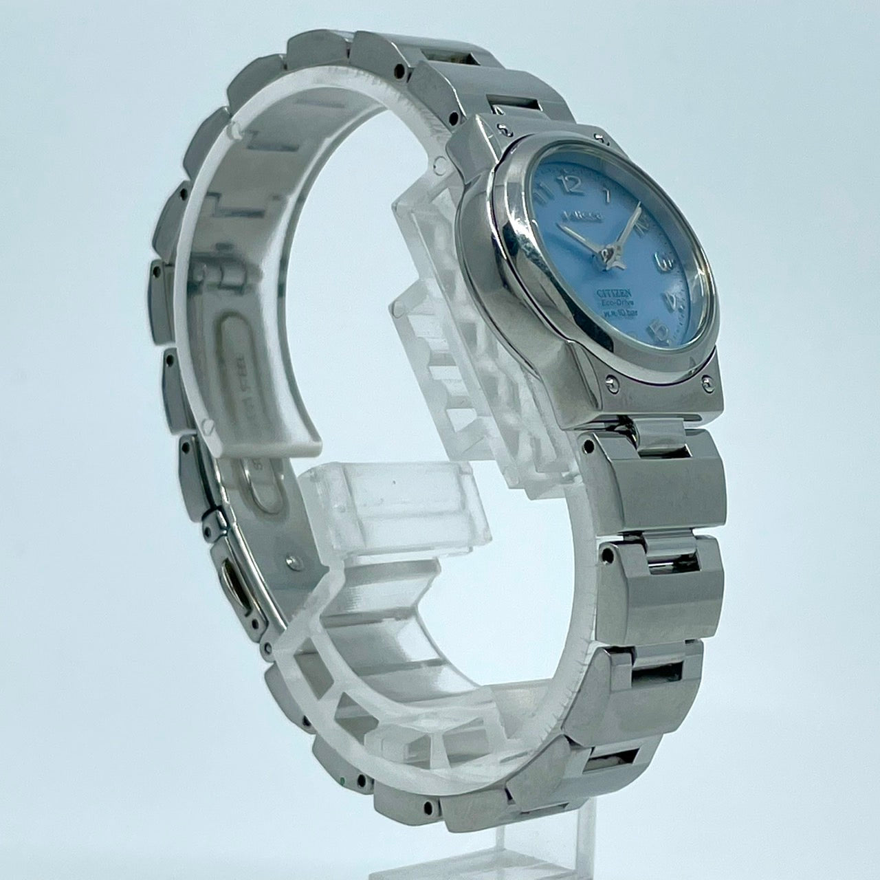 【稼働品】シチズン ウィッカ 腕時計 E030-S001935 エコドライブ レディース ソーラー ブルー文字盤 アナログ かわいい フェミニン カジュアル ビジネス オフィス 人気モデル 10気圧防水 シルバー 洗練デザイン クリーニング済み G4