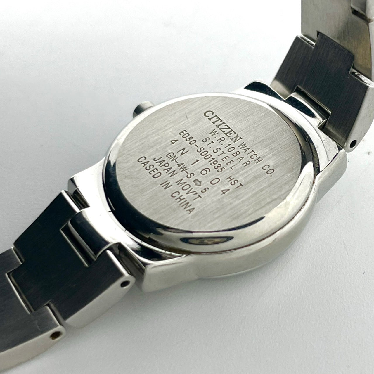 【稼働品】シチズン ウィッカ 腕時計 E030-S001935 エコドライブ レディース ソーラー ブルー文字盤 アナログ かわいい フェミニン カジュアル ビジネス オフィス 人気モデル 10気圧防水 シルバー 洗練デザイン クリーニング済み G4