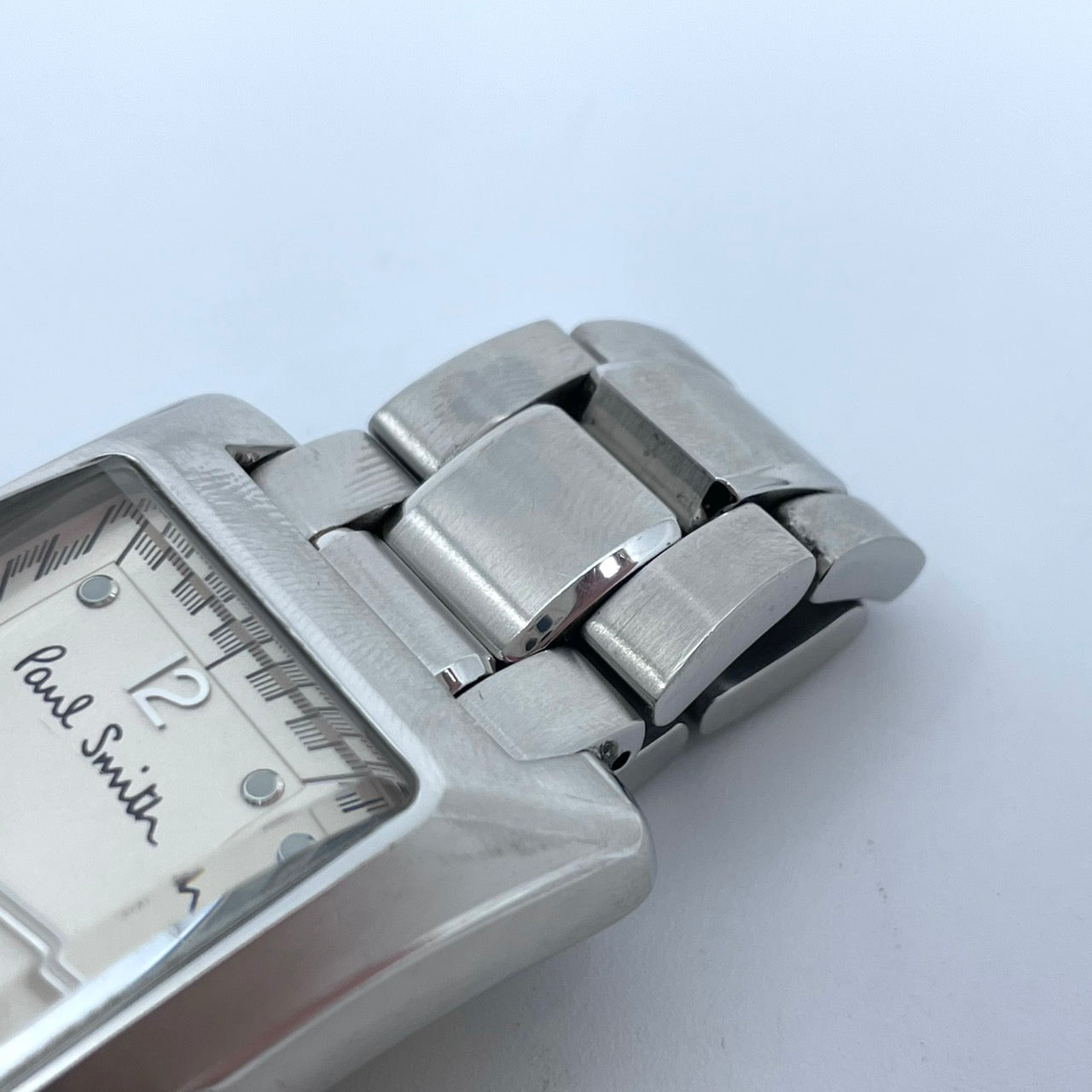 【電池交換済／稼働品】Paul Smith ポールスミス メンズ 腕時計 トノー シルバー アイボリー文字盤 クオーツ アナログ エレガント スタイリッシュ クラシック ビジネス カジュアル 人気モデル ユニークデザイン クリーニング済 G4