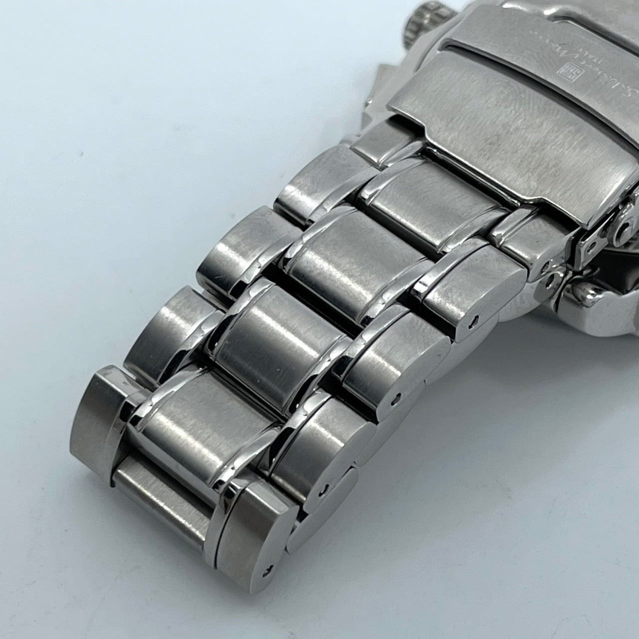 【電池交換済／稼働品／美品】Salvatore Marra サルバトーレマーラ メンズ 腕時計 クロノグラフ 限定モデル シルバー ホワイト文字盤 ブルー針 ローマンインデックス 多機能 クオーツ アナログ クラシック エレガント ビジネス 高級感 G4