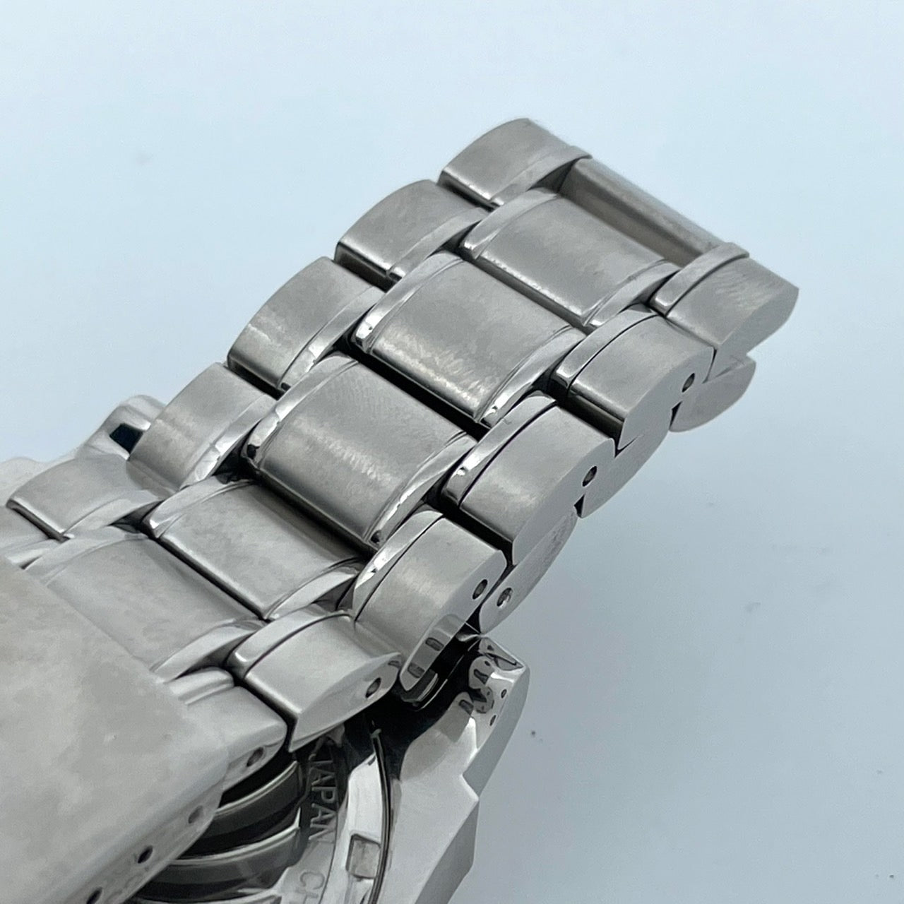 【電池交換済／稼働品／美品】Salvatore Marra サルバトーレマーラ メンズ 腕時計 クロノグラフ 限定モデル シルバー ホワイト文字盤 ブルー針 ローマンインデックス 多機能 クオーツ アナログ クラシック エレガント ビジネス 高級感 G4