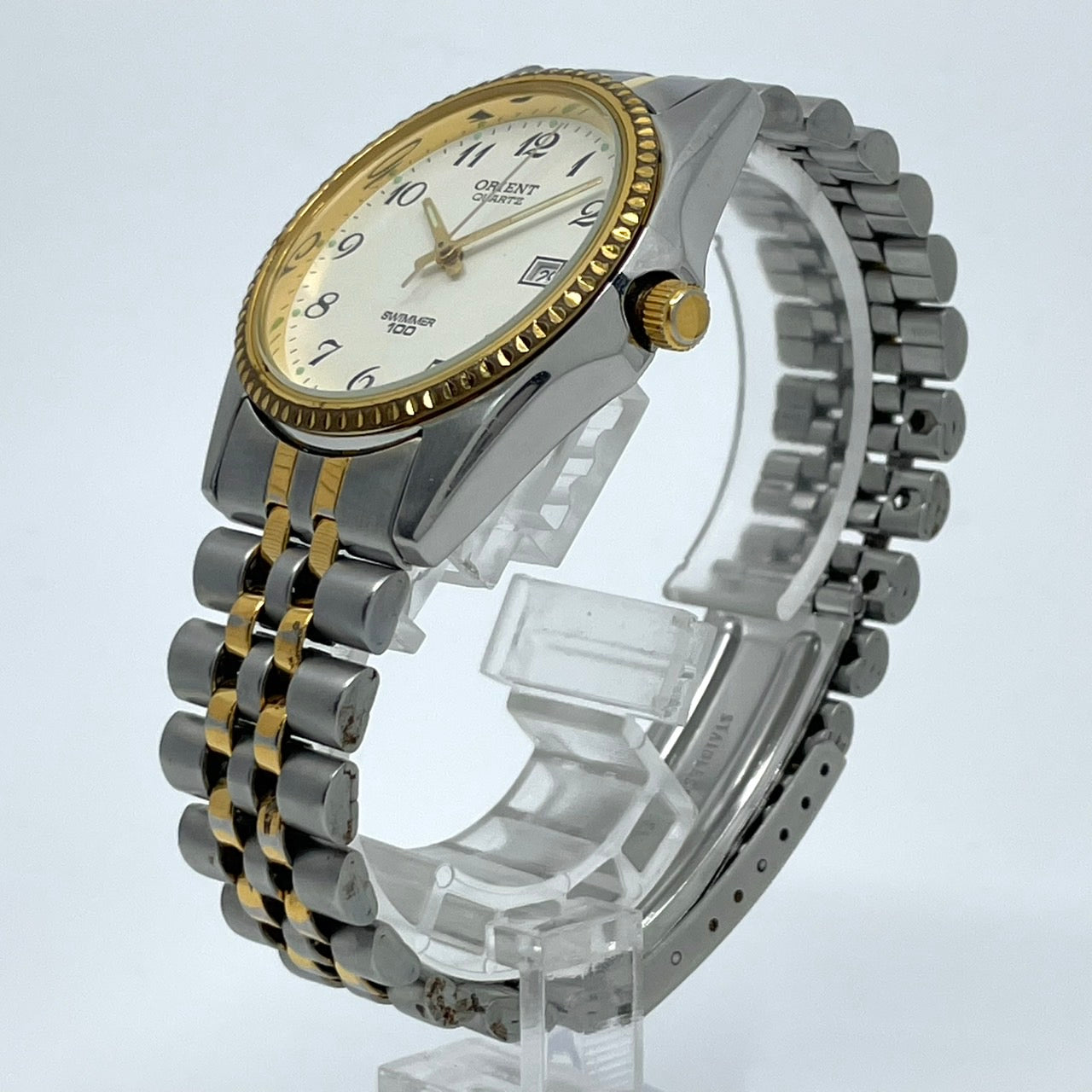 【電池交換済／稼働品】ORIENT オリエント SWIMMER 100 スイマー メンズ 腕時計 UE05-B0 クオーツ コンビカラー シルバー ゴールド デイト表示 アナログ ラウンド クラシック エレガント カジュアル 人気モデル クリーニング済 G4