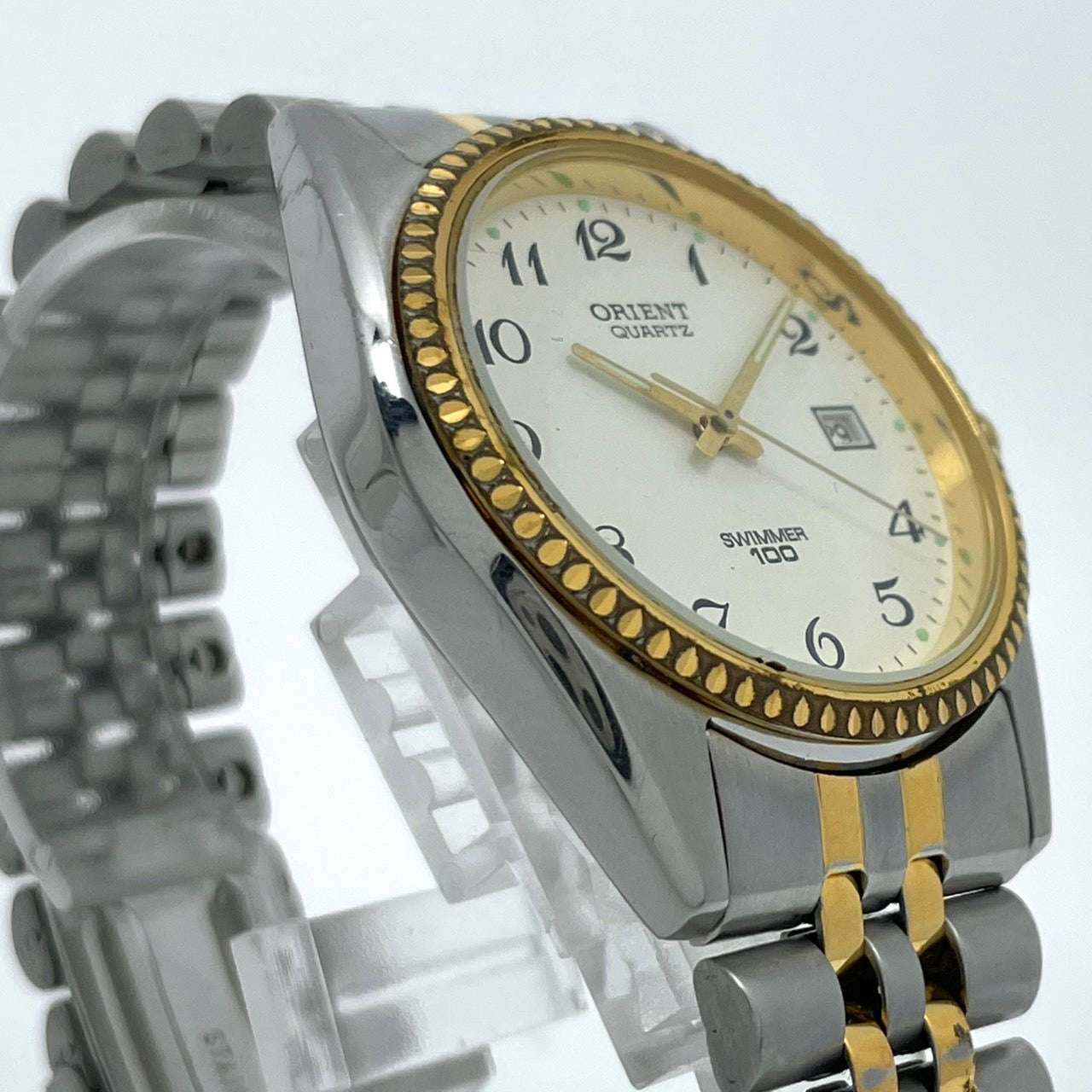 【電池交換済／稼働品】ORIENT オリエント SWIMMER 100 スイマー メンズ 腕時計 UE05-B0 クオーツ コンビカラー シルバー ゴールド デイト表示 アナログ ラウンド クラシック エレガント カジュアル 人気モデル クリーニング済 G4