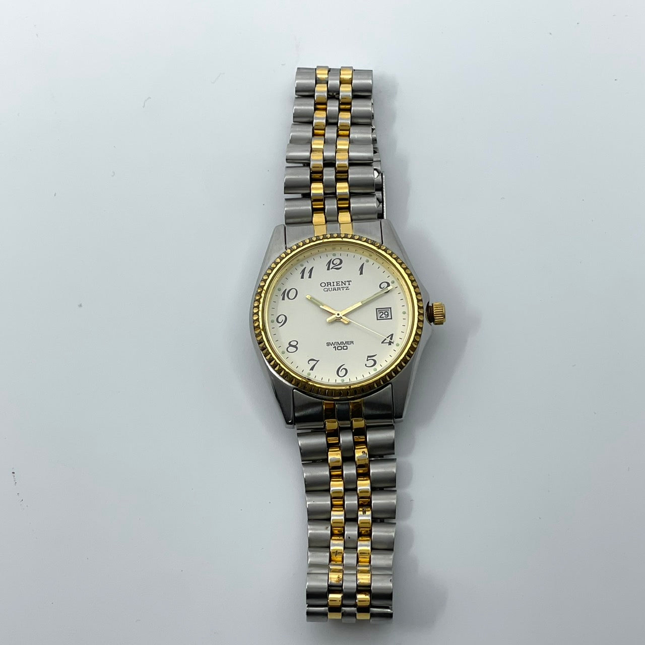 【電池交換済／稼働品】ORIENT オリエント SWIMMER 100 スイマー メンズ 腕時計 UE05-B0 クオーツ コンビカラー シルバー ゴールド デイト表示 アナログ ラウンド クラシック エレガント カジュアル 人気モデル クリーニング済 G4