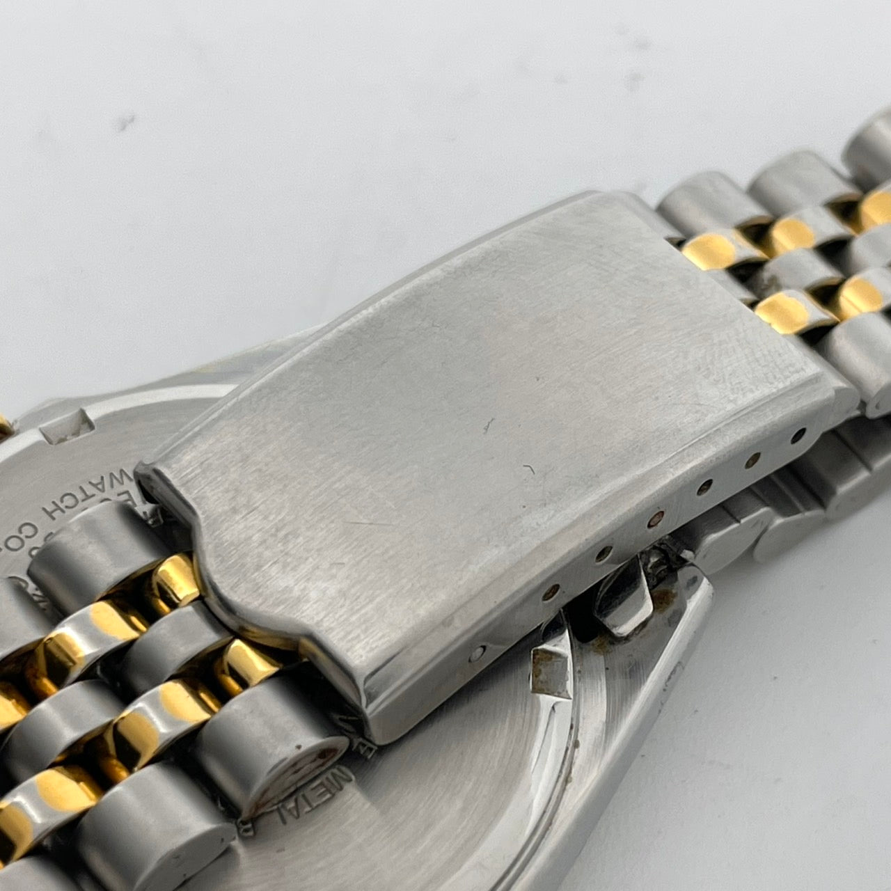 【電池交換済／稼働品】ORIENT オリエント SWIMMER 100 スイマー メンズ 腕時計 UE05-B0 クオーツ コンビカラー シルバー ゴールド デイト表示 アナログ ラウンド クラシック エレガント カジュアル 人気モデル クリーニング済 G4