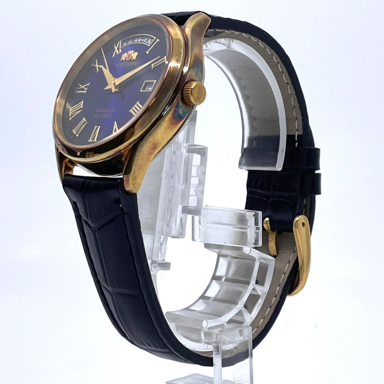 希少 稼働品 ORIENT オリエント メンズ 腕時計 自動巻き 21石 デイデイト ネイビー文字盤 ゴールド ローマンインデックス 裏スケ クラシック エレガント ドレスウォッチ ビジネス 高級感 クリーニング済み ヴィンテージ ベルト交換済 G