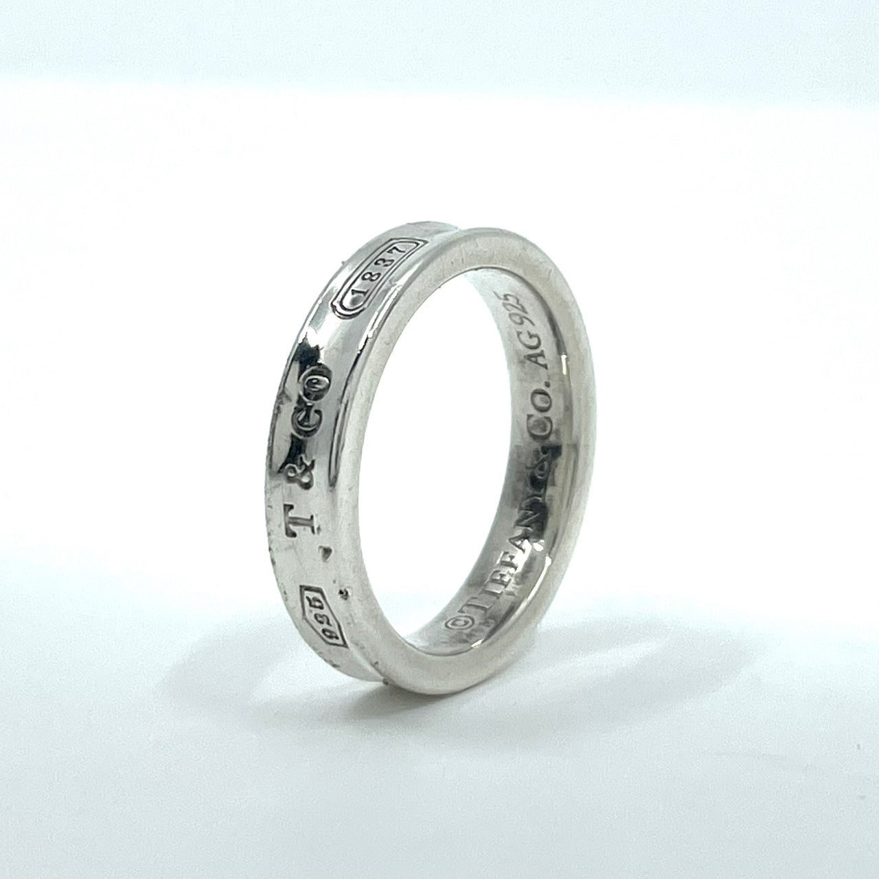 ティファニー TIFFANY&Co. 1837 シルバーリング Ag925 T&CO ロゴ刻印 シンプル ナローリング 11号 指輪 ユニセックス I1