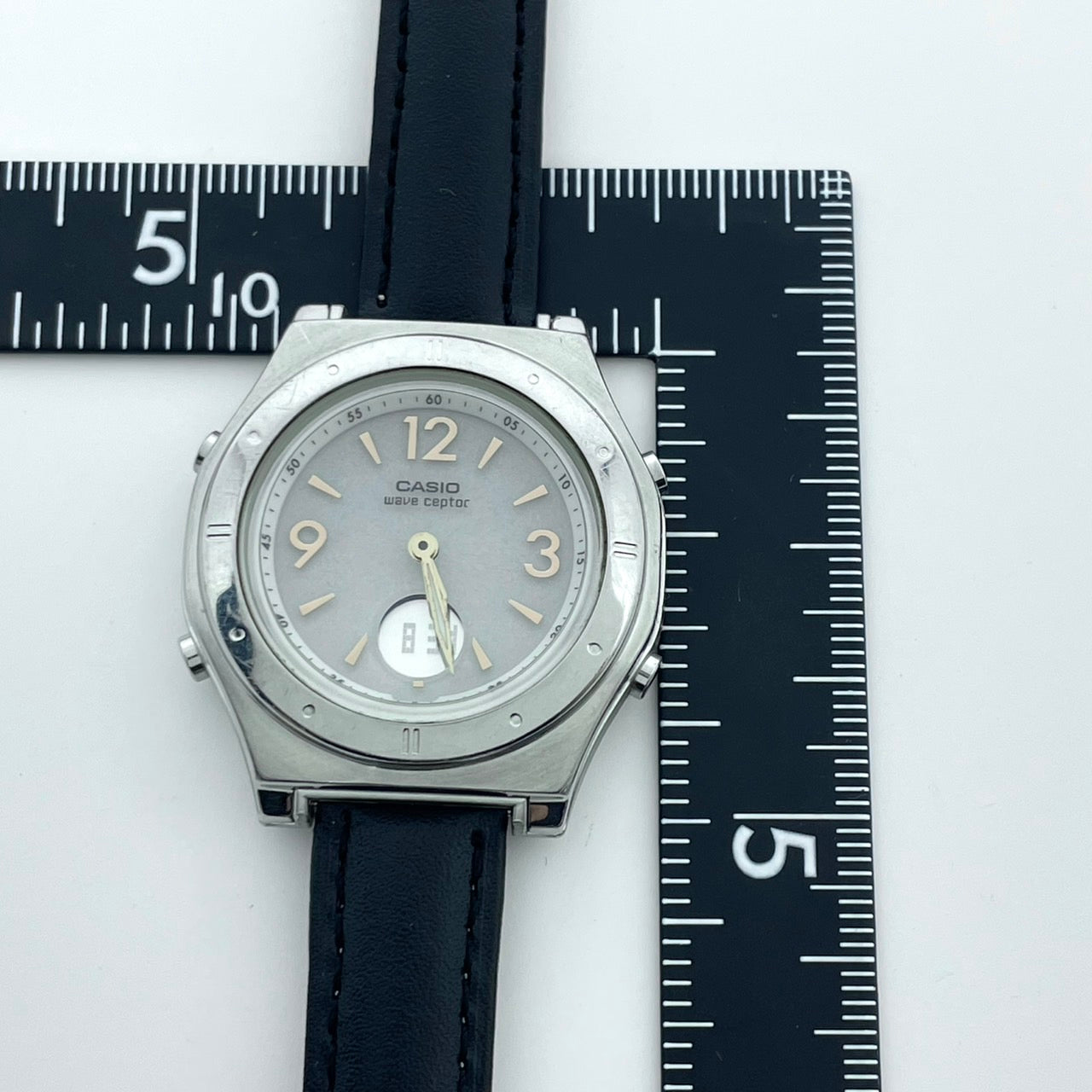 【新品ベルト（社外品）／稼働品】CASIO wave ceptor カシオ ウェーブセプター レディース 腕時計 LWA-M141 電波ソーラー アナデジ シルバー ブラックレザー ラウンド クラシック ビジネス カジュアル 多機能 クリーニング済み G6