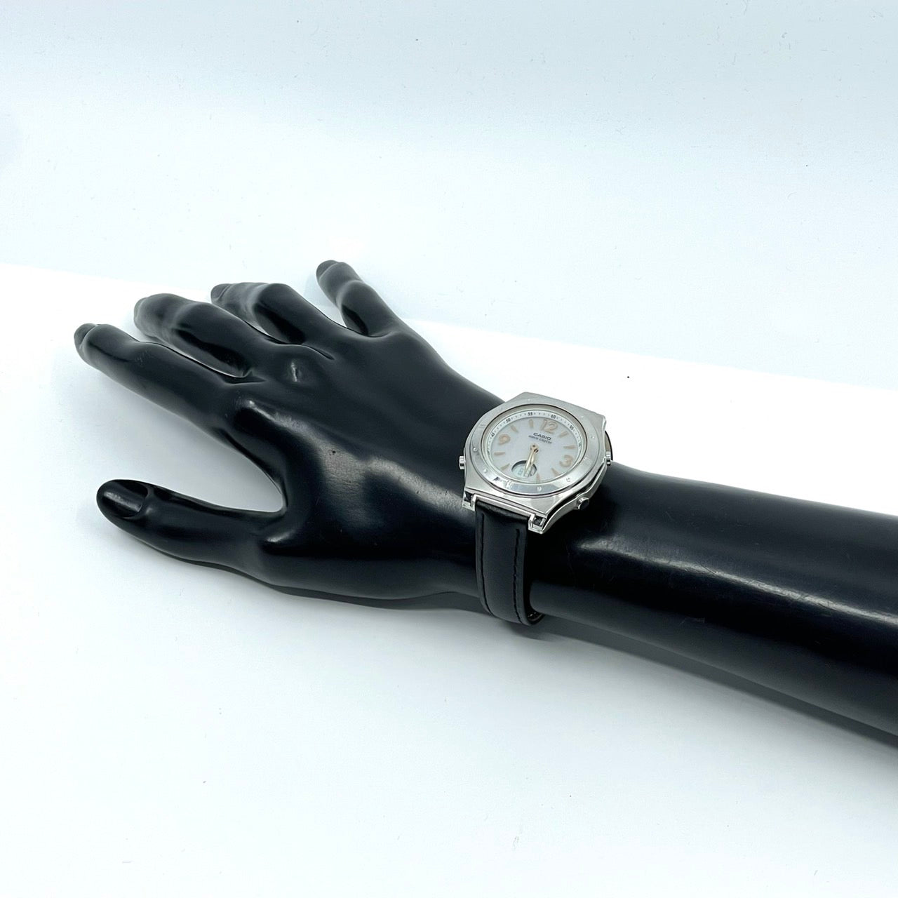 【新品ベルト（社外品）／稼働品】CASIO wave ceptor カシオ ウェーブセプター レディース 腕時計 LWA-M141 電波ソーラー アナデジ シルバー ブラックレザー ラウンド クラシック ビジネス カジュアル 多機能 クリーニング済み G6