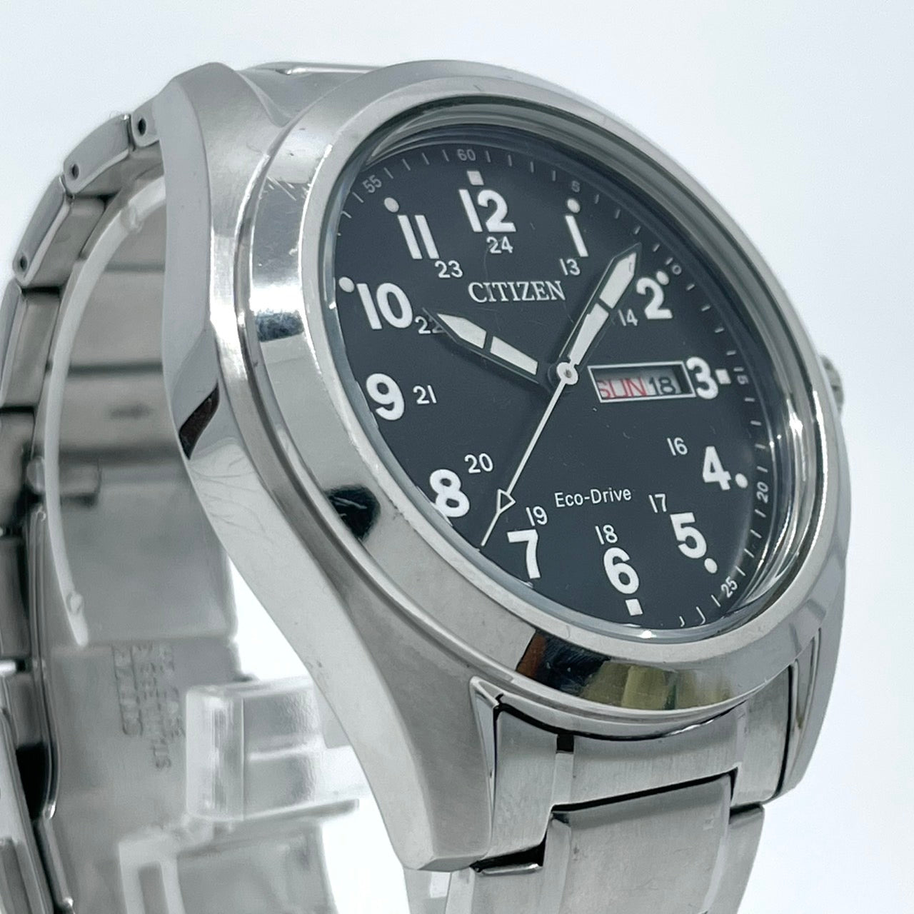 【稼働品】CITIZEN シチズン メンズ 腕時計 エコドライブ AW0050-82E ソーラー デイデイト ブラック文字盤 シルバー アラビア数字 ミリタリーデザイン カジュアル ビジネス 10気圧防水 アナログ 高視認性 クリーニング済み G6