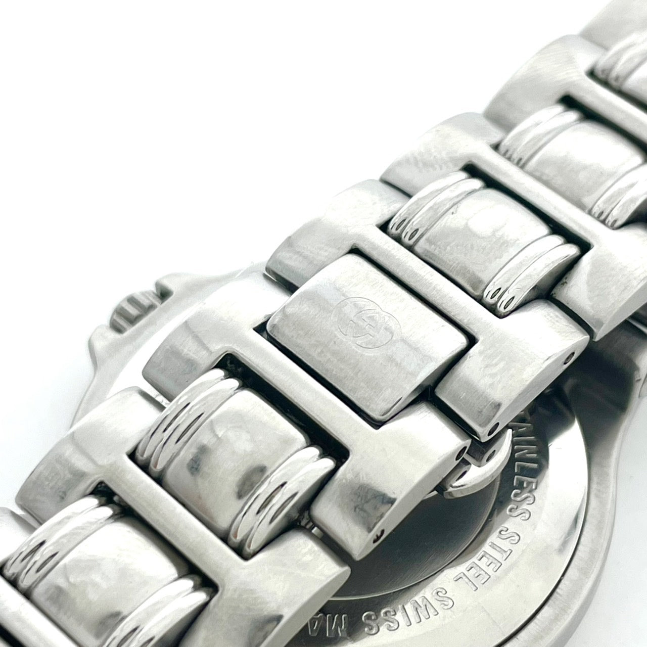 【電池交換済/稼働品】GUCCI グッチ 9040M メンズ 腕時計 シルバー ブラック文字盤 デイト表示 ラウンド Gロゴベゼル クオーツ アナログ スイス製 エレガント クラシック ビジネス ドレスウォッチ クリーニング済 G6 ヴィンテージ