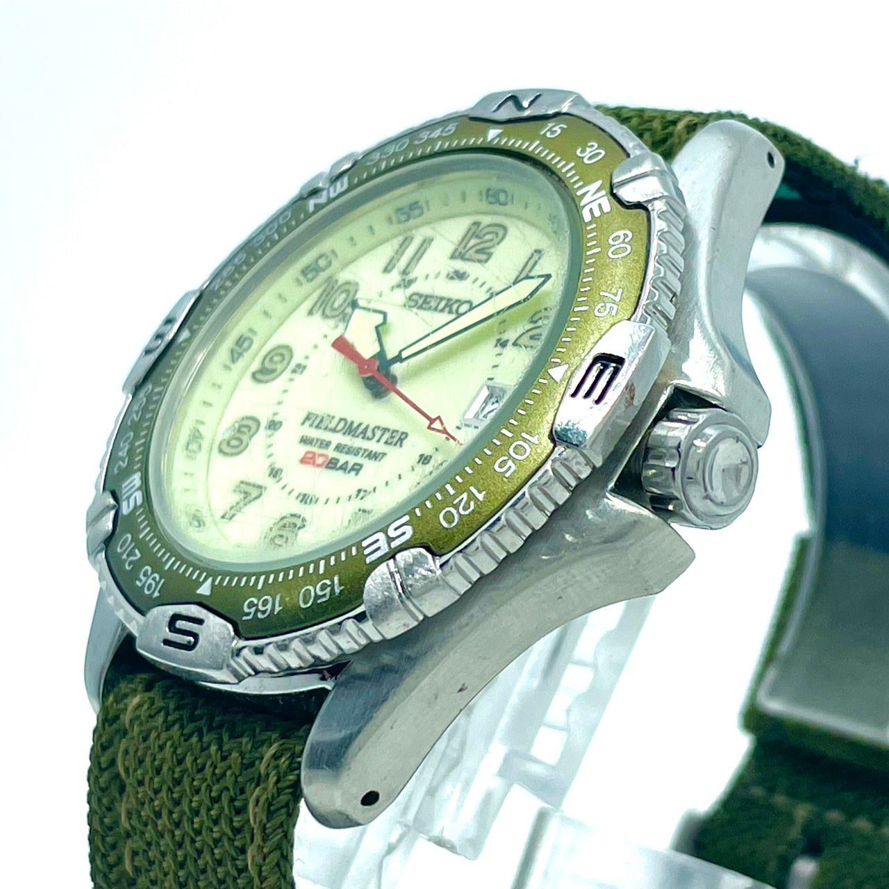 【電池交換済／稼働品】SEIKO セイコー FIELD MASTER フィールドマスター 7N35-6090 メンズ 腕時計 20BAR防水 方位磁針ベゼル ミリタリーウォッチ アウトドア カーキ グリーン クオーツ アナログ ビンテージ クリーニング済 G6