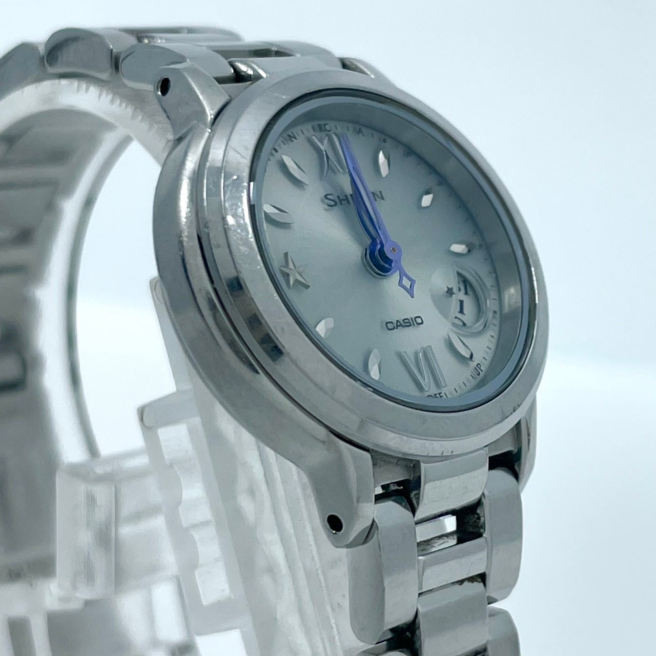 【稼働/美品】カシオ シーン 腕時計 SHW-1500 レディース ソーラー電波 シルバー ブルー針 デイト表示 星モチーフ ラウンド エレガント クラシック ビジネス オフィス ファッションウォッチ クリーニング済 G6