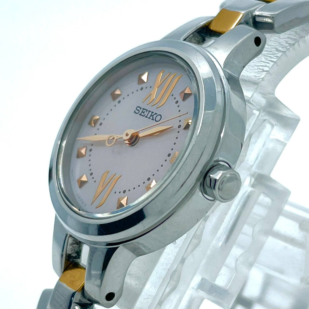 【稼働/美品】セイコー 腕時計 V117-0BH0 レディース ソーラー シルバー ピンク文字盤 ゴールドアクセント コンビ ラウンド ステンレス エレガント ドレスウォッチ クラシック ビジネス オフィス ファッションウォッチ クリーニング済 G6