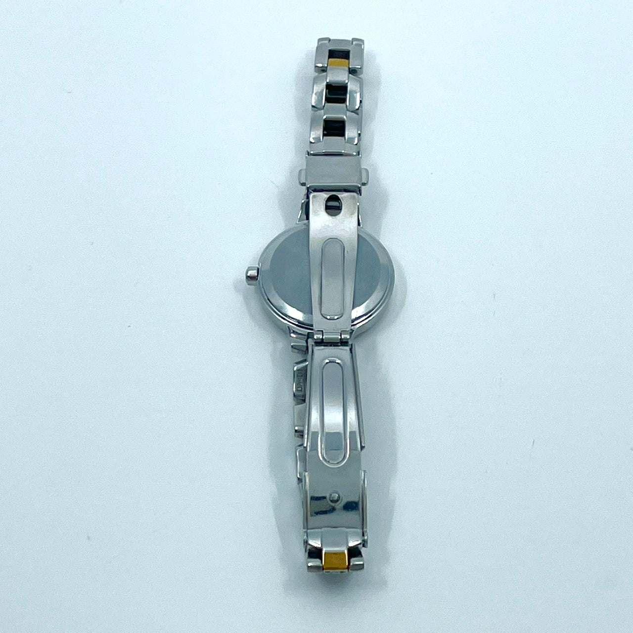 【稼働/美品】セイコー 腕時計 V117-0BH0 レディース ソーラー シルバー ピンク文字盤 ゴールドアクセント コンビ ラウンド ステンレス エレガント ドレスウォッチ クラシック ビジネス オフィス ファッションウォッチ クリーニング済 G6