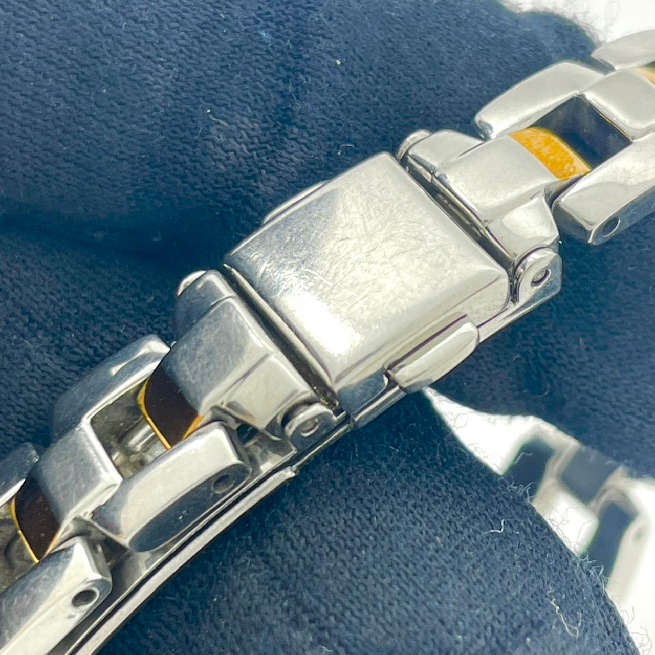 【稼働/美品】セイコー 腕時計 V117-0BH0 レディース ソーラー シルバー ピンク文字盤 ゴールドアクセント コンビ ラウンド ステンレス エレガント ドレスウォッチ クラシック ビジネス オフィス ファッションウォッチ クリーニング済 G6