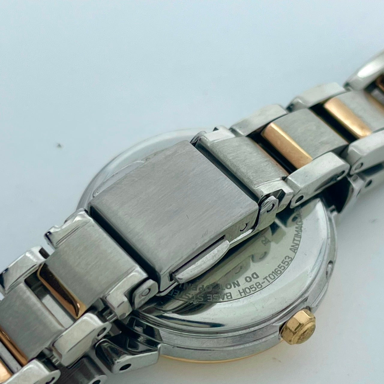 【稼働/美品】シチズン XC クロスシー 腕時計 H058-T016545 レディース エコドライブ ソーラー電波 ピンク文字盤 シルバー ゴールド コンビ デイト表示 ラウンド ローマ数字 エレガント ドレスウォッチ ビジネス クリーニング済 G6