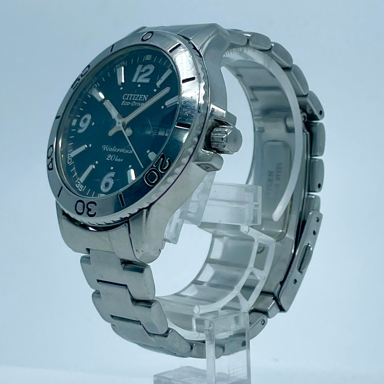 【稼働/美品】シチズン エコドライブ 腕時計 E101-K004888 メンズ ブラック文字盤 ソーラー デイデイト 20気圧防水 アナログ ラウンド シルバー ステンレス ビジネス カジュアル スポーティー アウトドアウォッチ クリーニング済 G6