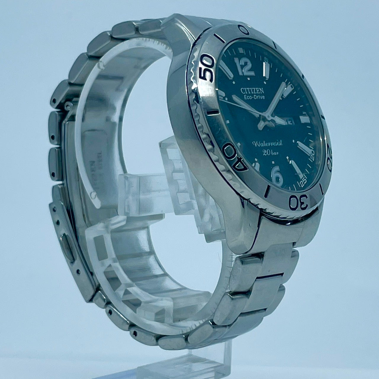 【稼働/美品】シチズン エコドライブ 腕時計 E101-K004888 メンズ ブラック文字盤 ソーラー デイデイト 20気圧防水 アナログ ラウンド シルバー ステンレス ビジネス カジュアル スポーティー アウトドアウォッチ クリーニング済 G6