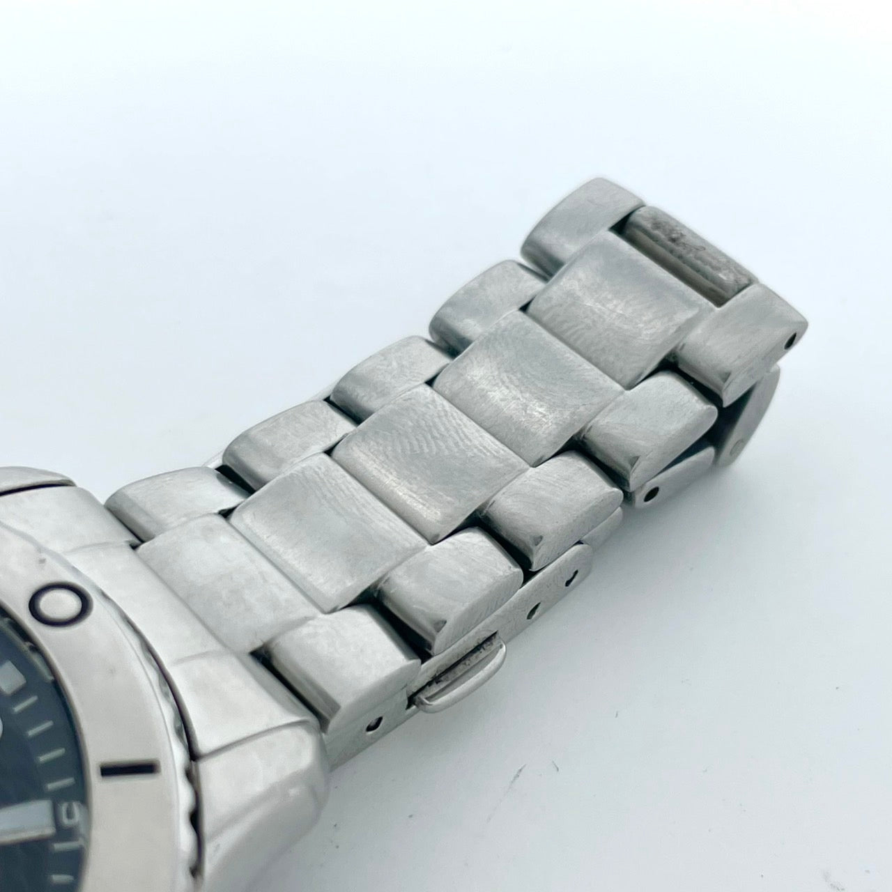 【稼働/美品】シチズン エコドライブ 腕時計 E101-K004888 メンズ ブラック文字盤 ソーラー デイデイト 20気圧防水 アナログ ラウンド シルバー ステンレス ビジネス カジュアル スポーティー アウトドアウォッチ クリーニング済 G6